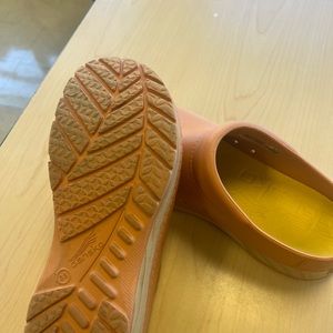 Dansko size 38 clog